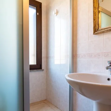 Casa Via Leopardi 124 * Cabras